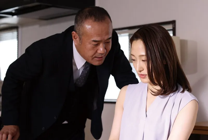 Gã chồng dính bẫy của cấp trên mất cô vợ lúc nào không hề hay biết